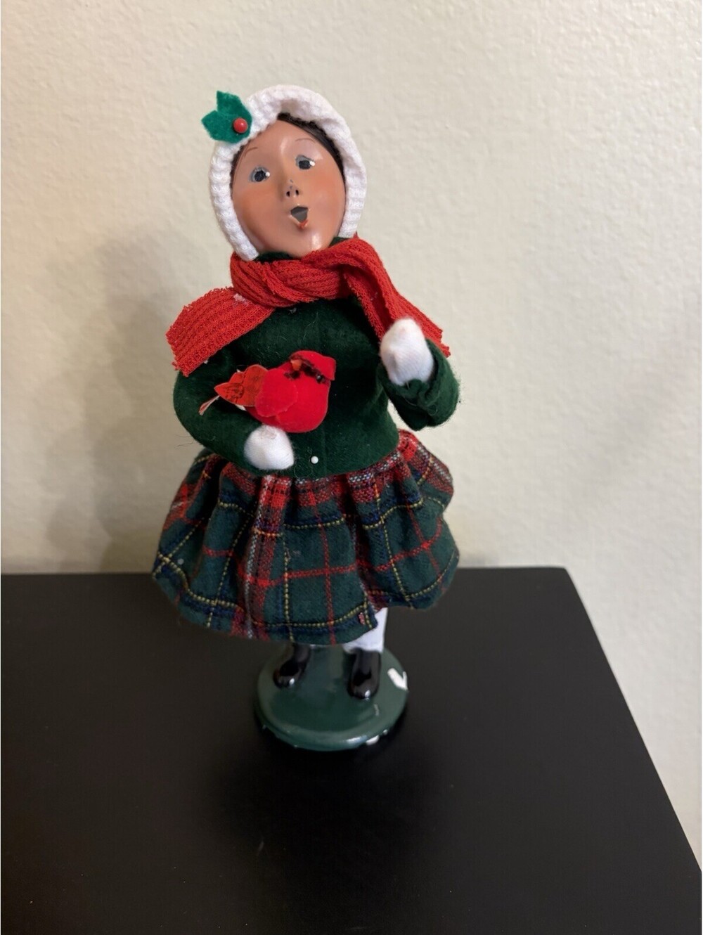 Byers Choice Caroler 2023 Girl Holding Cardinal 10” Missing Corn Cob Stand Damag